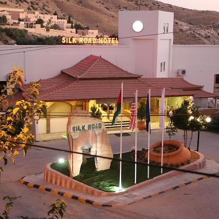 Silk Road Hotel Wadi Musa Exteriör bild