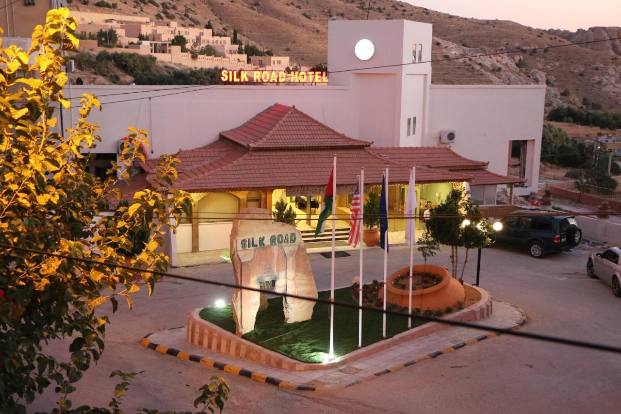 Silk Road Hotel Wadi Musa Exteriör bild