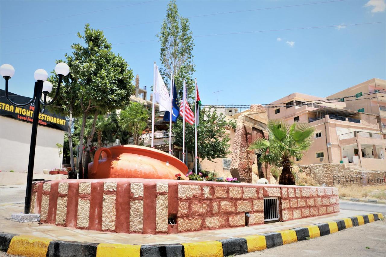 Silk Road Hotel Wadi Musa Exteriör bild